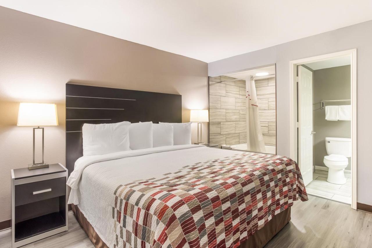 Red Roof Inn & Suites Athens, Al Exteriér fotografie