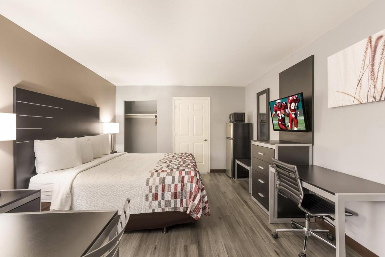 Red Roof Inn & Suites Athens, Al Exteriér fotografie