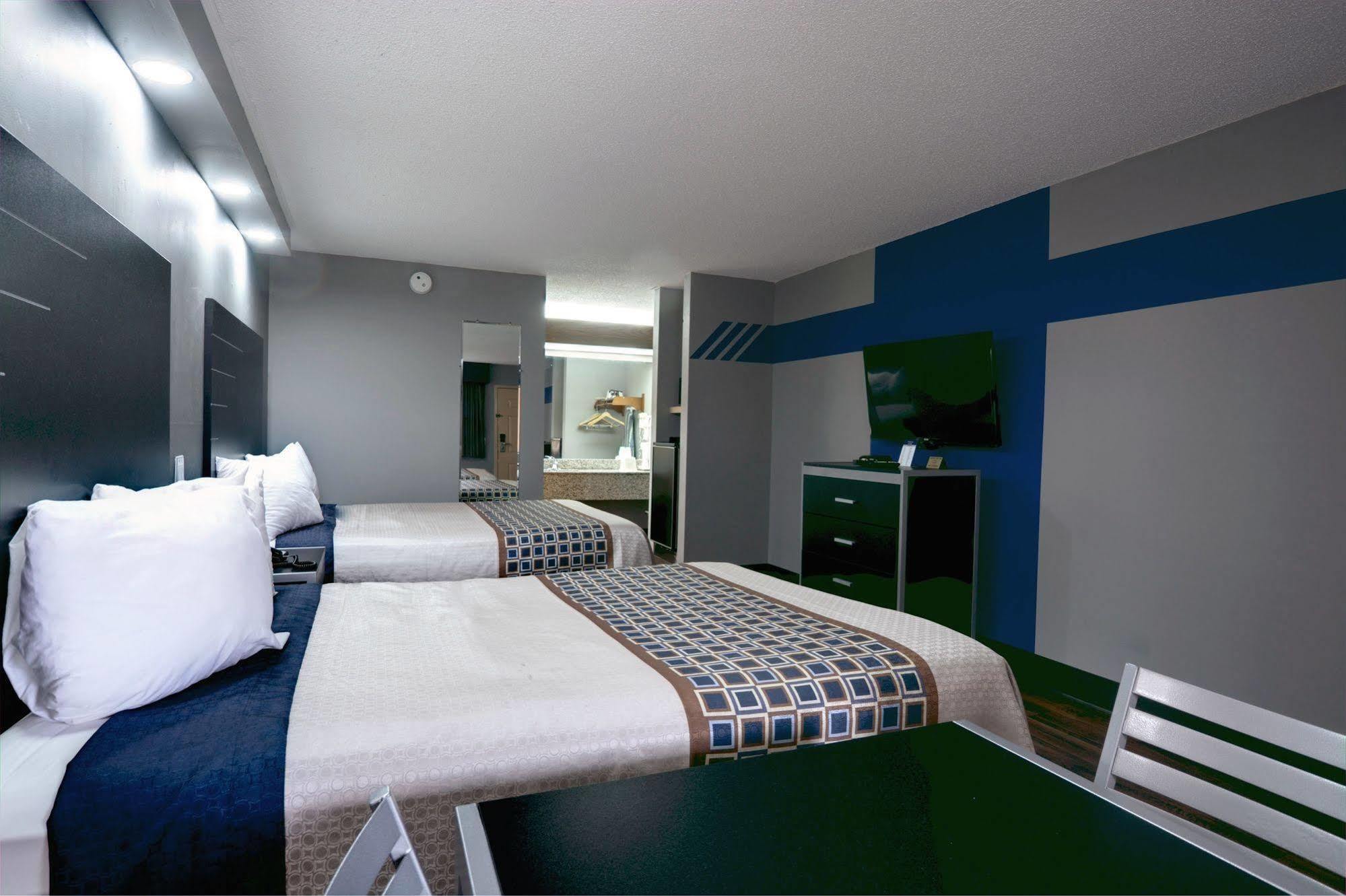 Red Roof Inn & Suites Athens, Al Exteriér fotografie